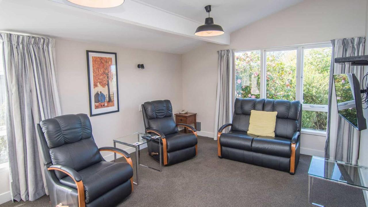 Cedar Lodge Motel Timaru Exteriör bild